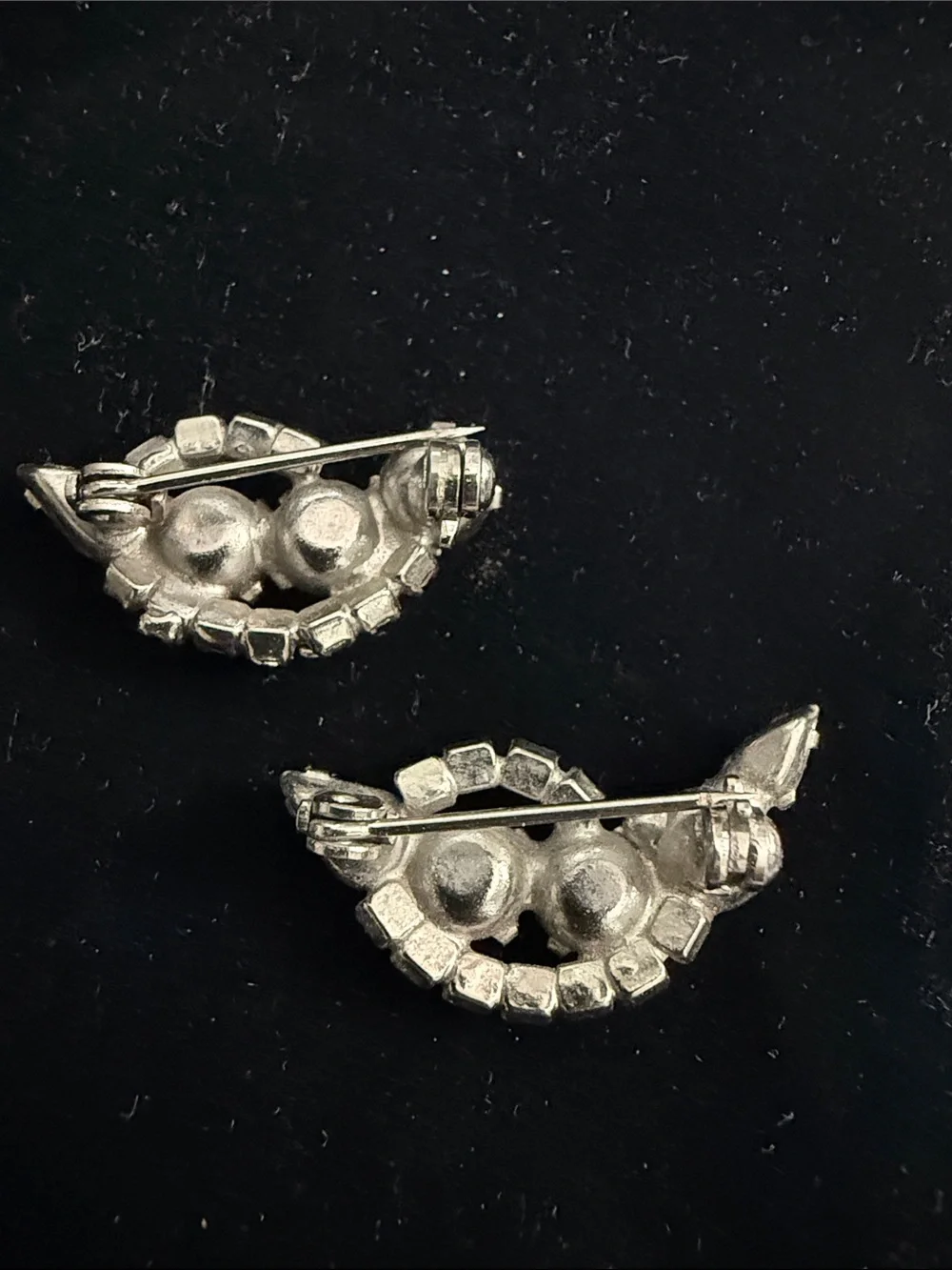 Vintage-Inspired Clear Crystal Rhinestone brooches - Silver Tone
